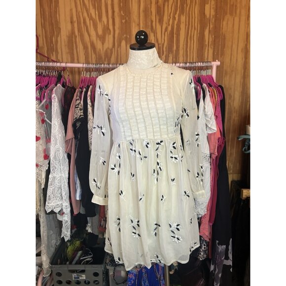 Feather Bone Anthropologie Feuille Embroidered Tunic Dress Ivory Sz 0 PETITE - Picture 2 of 13